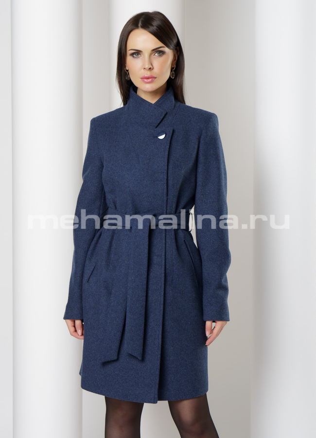 Пальто темно-синее со стойкой, на пуговицах модель № 1936 меха малина