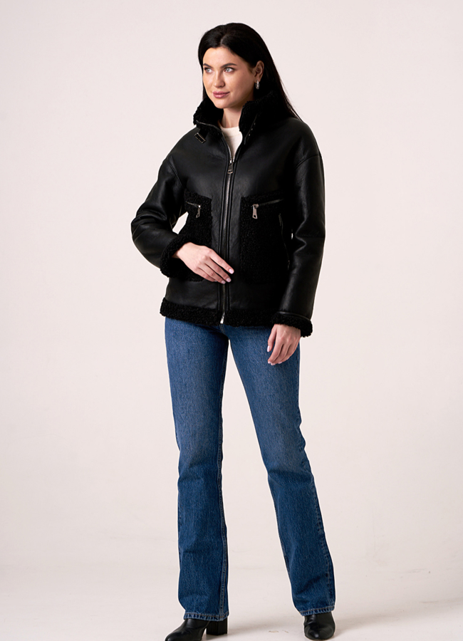 фото Черная дубленка с отделкой из искусственного меха  модель № 2063