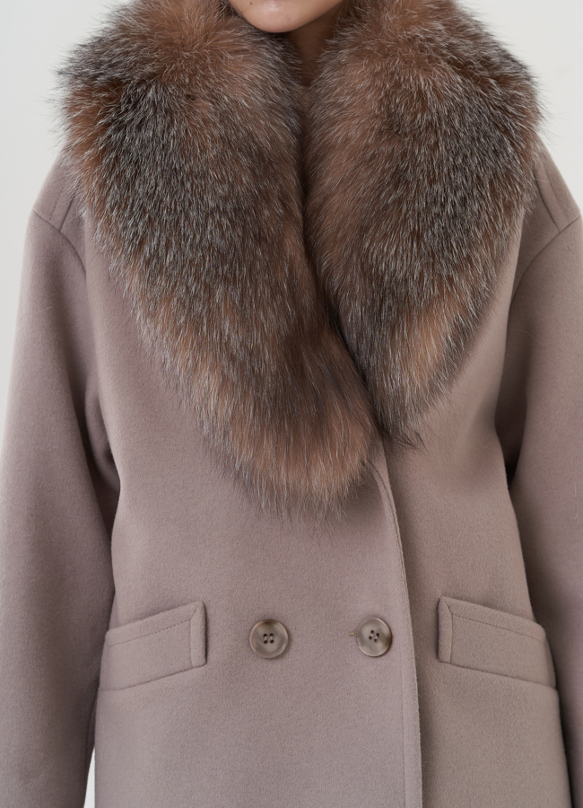 Полупальто утепленное с английским воротником  модель № 25879 универмаг малина