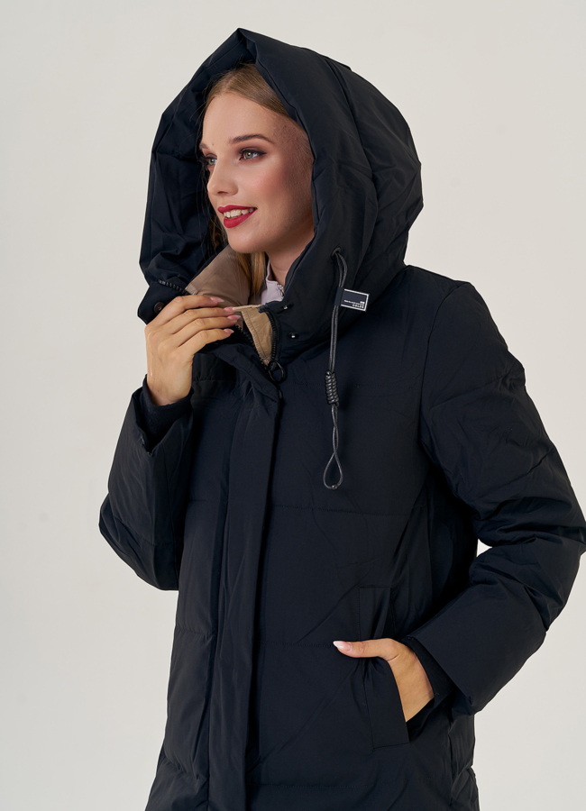 Пуховик женский черного цвета  модель № 23317 универмаг малина