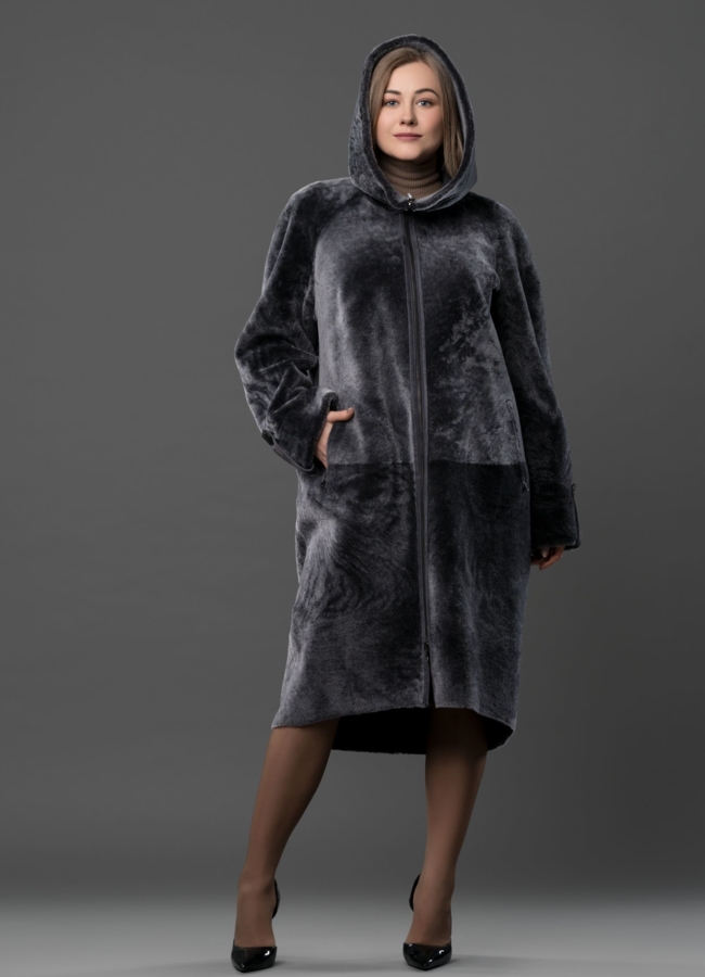 фото Дубленка двусторонняя серого цвета из астрагана на молнии с капюшоном модель № 3486