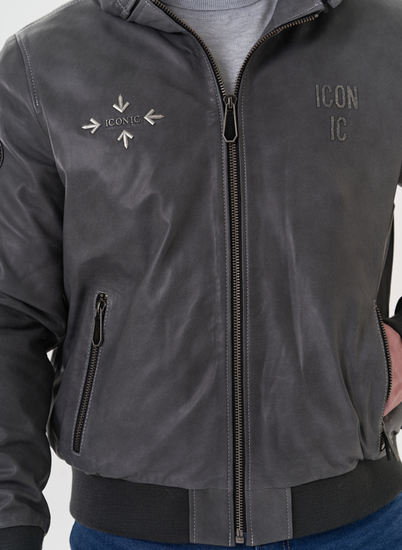 Мужская кожаная куртка 