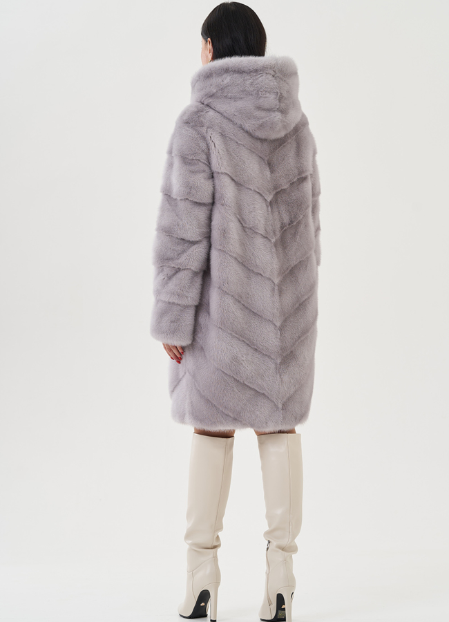 Шуба фиолетового цвета из норки с капюшоном модель № 24716 в кредит