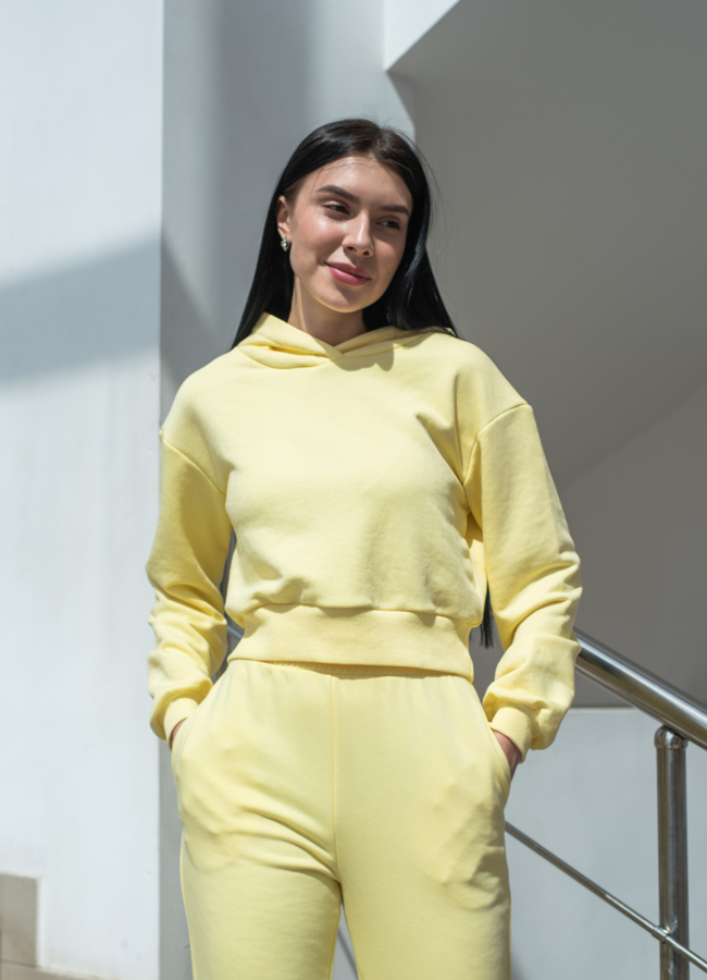 Худи женское желтого цвета с капюшоном  модель № 22561 меха малина