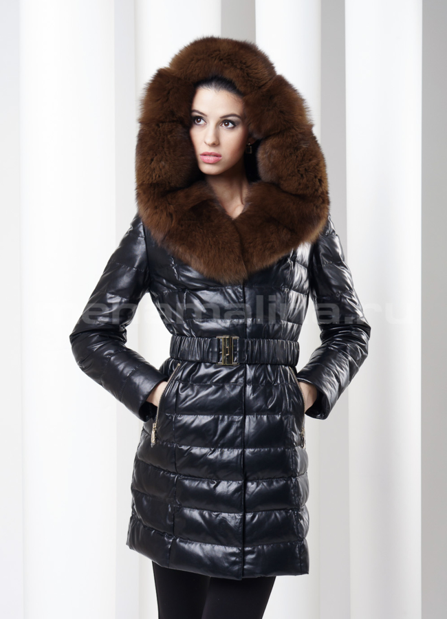 Кожаный пуховик с песцом модель № П-27 меха малина