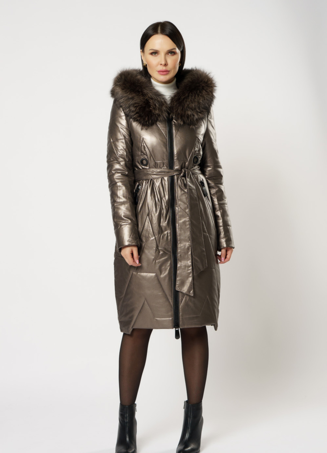 Пуховик из эко кожи с капюшоном на молнии модель № 18261 в кредит Пуховик из эко кожи с капюшоном на молнии модель № 18261 в кредит