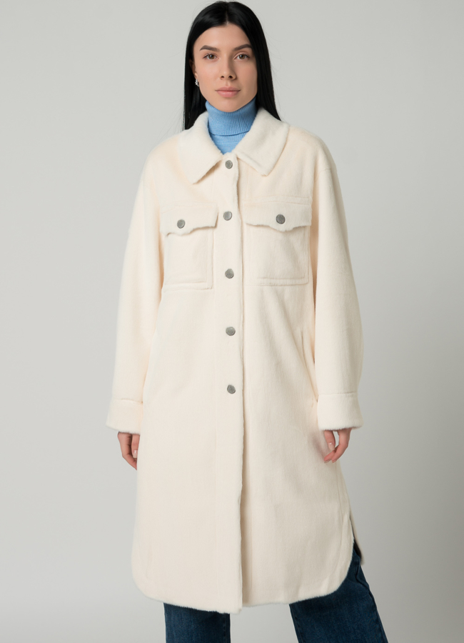 Женское пальто-рубашка белого цвета модель № 22436 меха малина