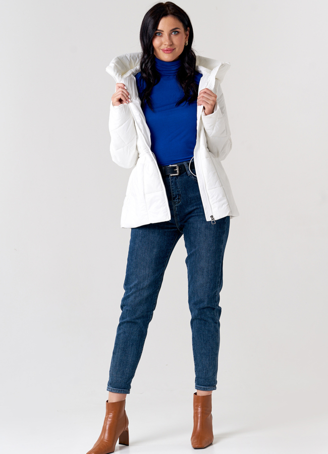 Белая куртка с капюшоном модель № 21578 универмаг малина