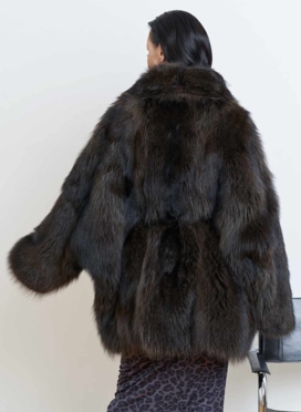 Шуба из меха канадского енота Шуба из меха канадского енота