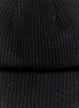 Шапка мужская черного цвета