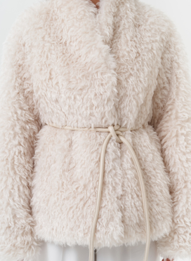 Шуба из эко меха под овчину