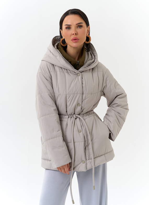 Женская куртка с контрастным воротником