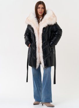 Женский пуховик из эко кожи с отделкой из эко меха