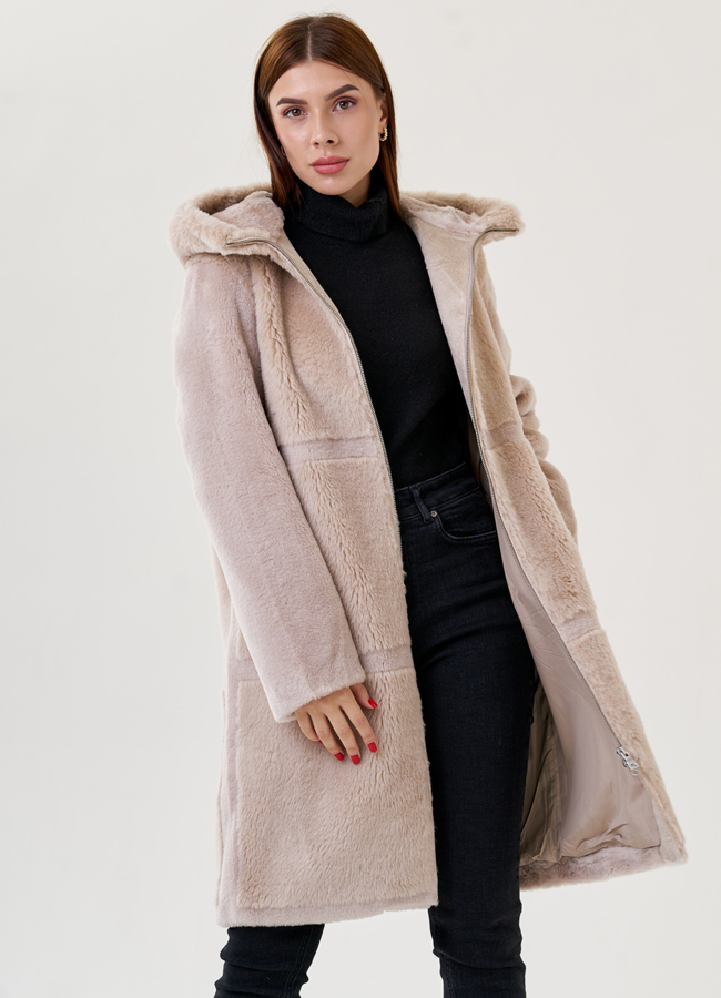 Пальто из эко меха с капюшоном модель № 79319 универмаг малина