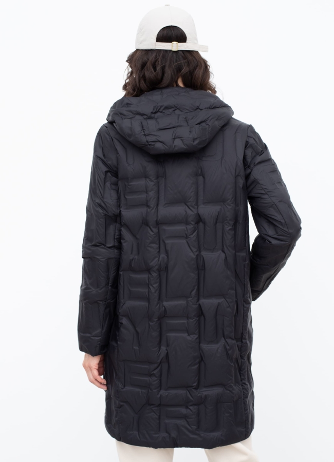 Женская куртка черного цвета  модель № 22529 в рассрочку