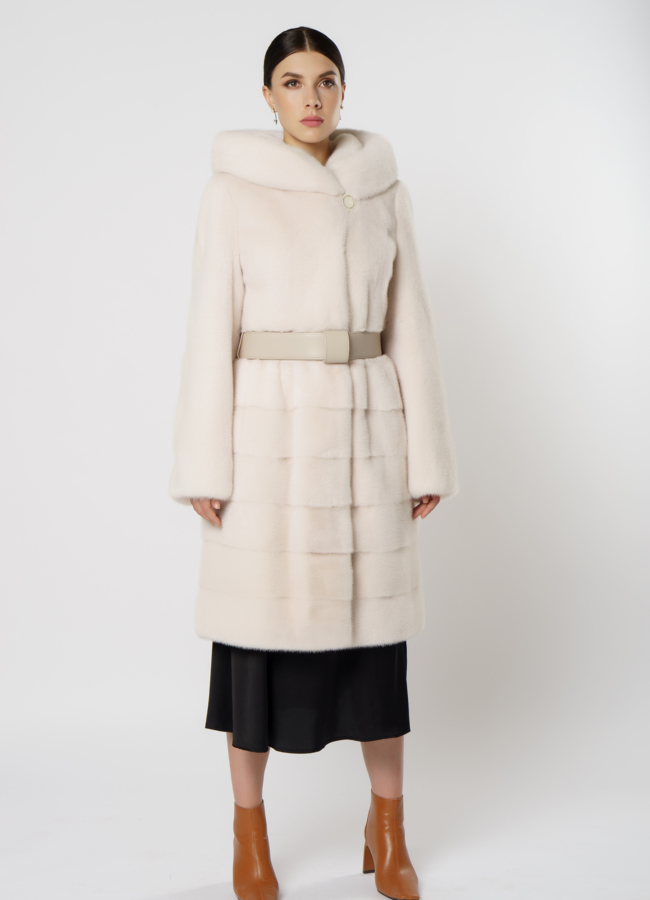 фото Светлая норковая шуба из скандинавской норки модель № M-139