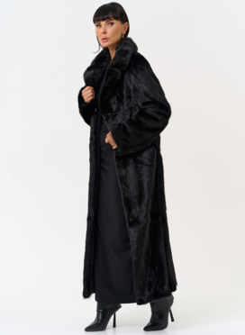 Длинная шуба из меха норки в черном цвете Длинная шуба из меха норки в черном цвете