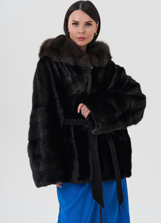 Шуба из норки с капюшоном из куницы  модель № 23985 меха малина