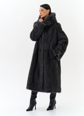 Женская шуба из меха норки с капюшоном