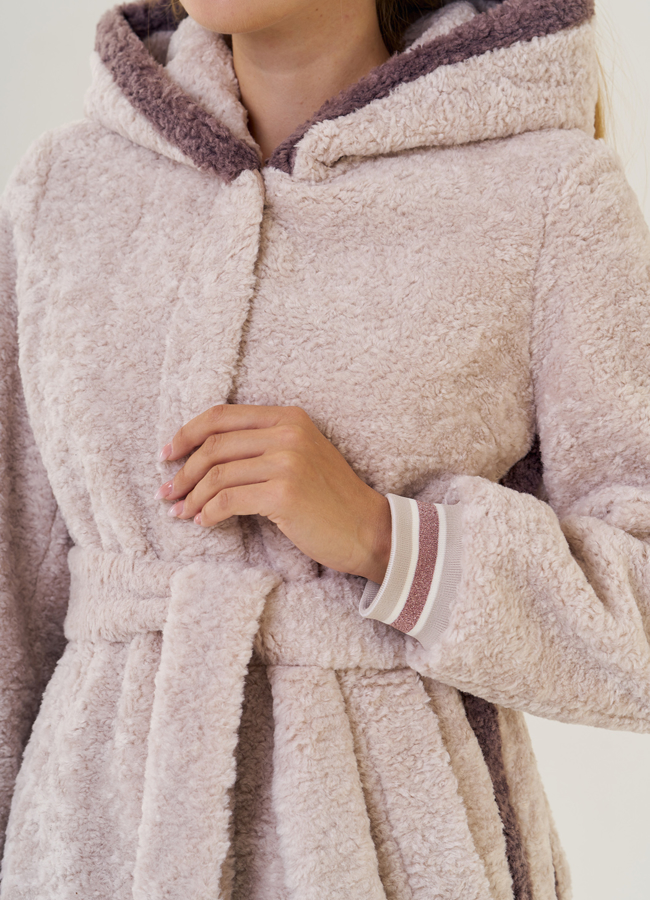 Женское пальто из искусственного меха  модель № 21569 в кредит