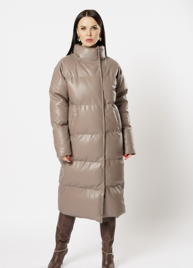 фото Пальто женское из экокожи бежевого цвета модель № 718-1