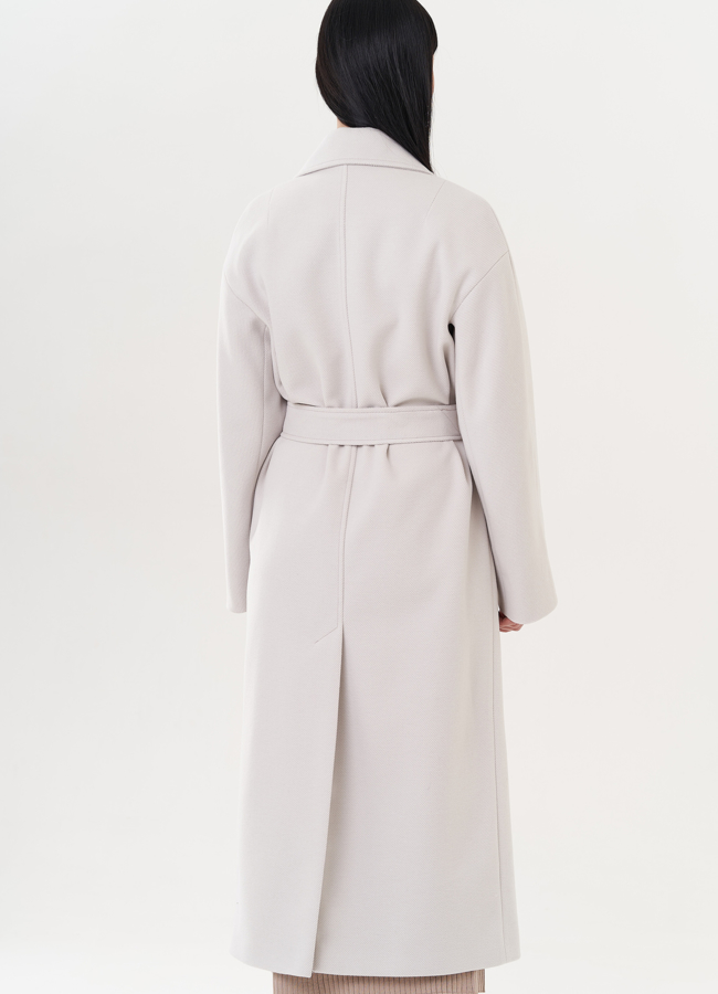 фото Женское длинное пальто кремового цвета модель № 26425