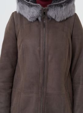 Дубленка с отделкой из тосканы с капюшоном