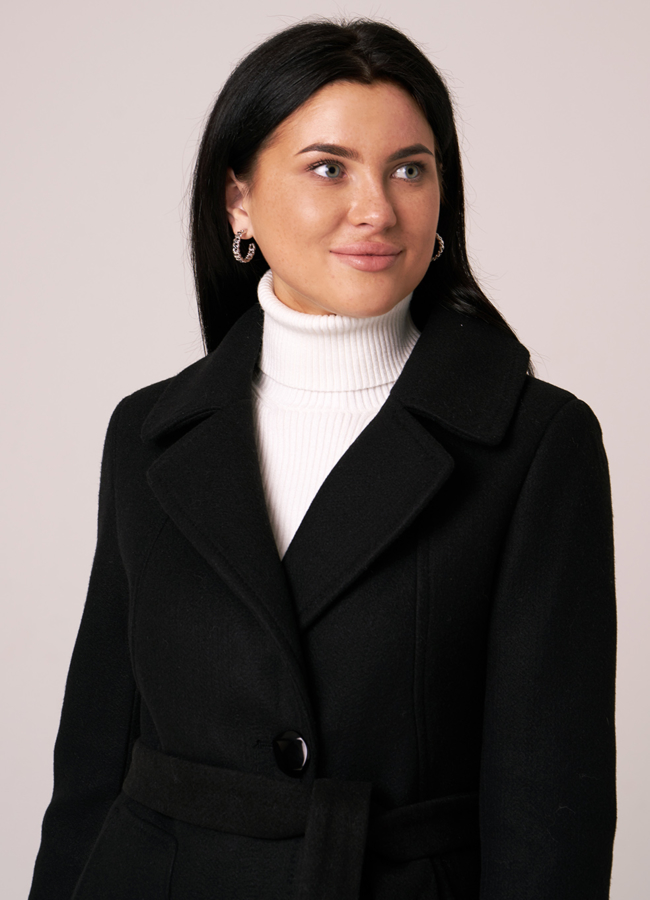 Пальто черного цвета на поясе модель № 2118 универмаг малина