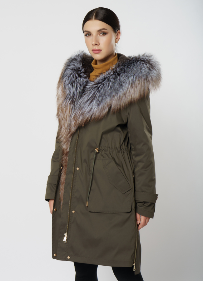 Меховая парка на молнии с капюшоном в цвете хаки модель № 7026 универмаг малина