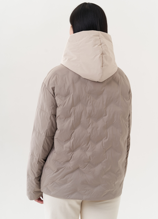 Светлая куртка со съемным капюшоном модель № 26739 универмаг малина
