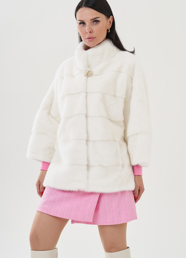 Короткая шуба из норки в белом цвете модель № 24717 универмаг малина