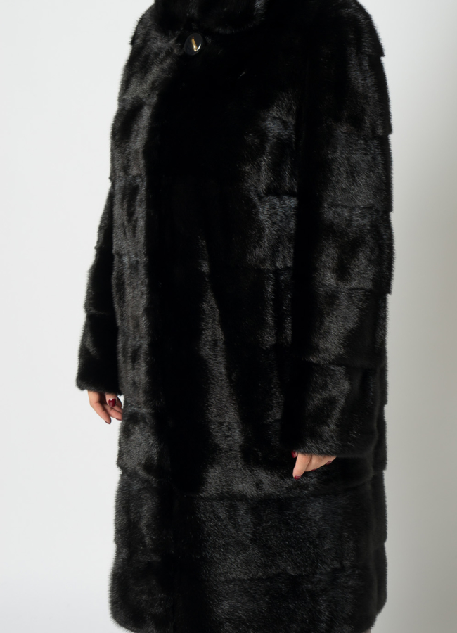 Норковая шуба с капюшоном в черном цвете  модель № 20949 универмаг малина