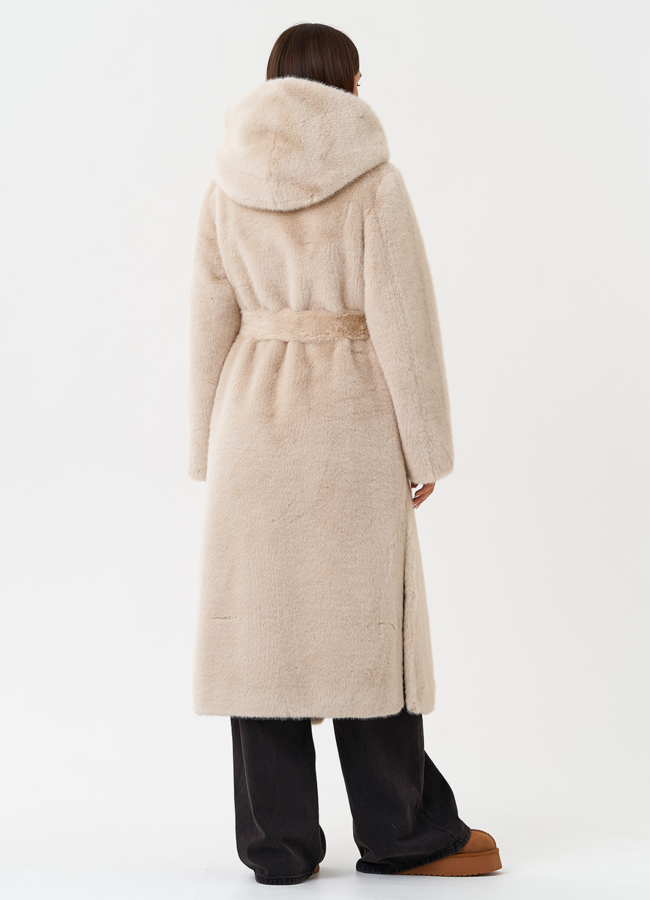 Пальто из эко меха с капюшоном модель № 27792 универмаг малина