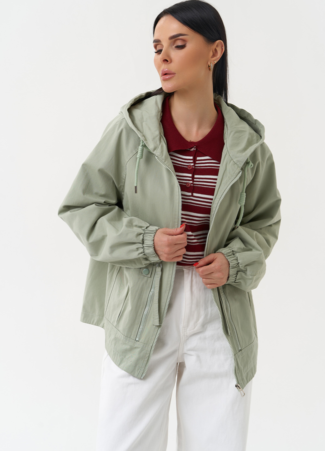 Ветровка женская с капюшоном модель № 30453 в кредит