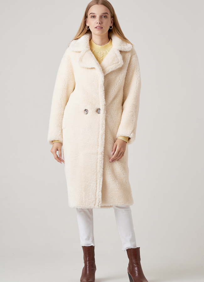 Белое пальто из искусственного меха модель № 8257 меха малина