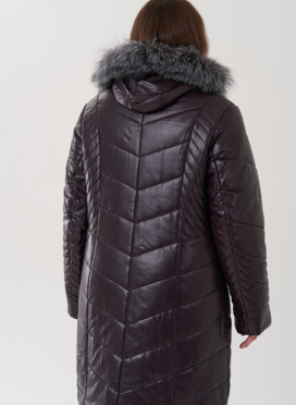 Пуховик из эко кожи с капюшоном на молнии