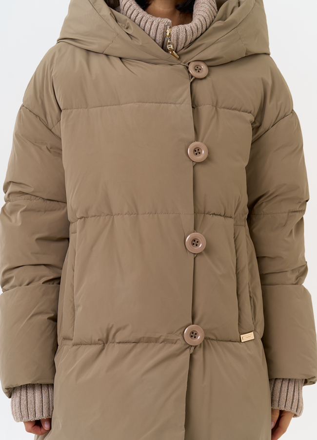 Женский пуховик с акцентными пуговицами модель № 31518 универмаг малина Женский пуховик с акцентными пуговицами модель № 31518 универмаг малина