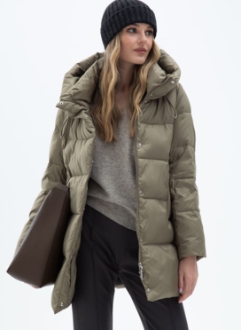 Женский пуховик с капюшоном