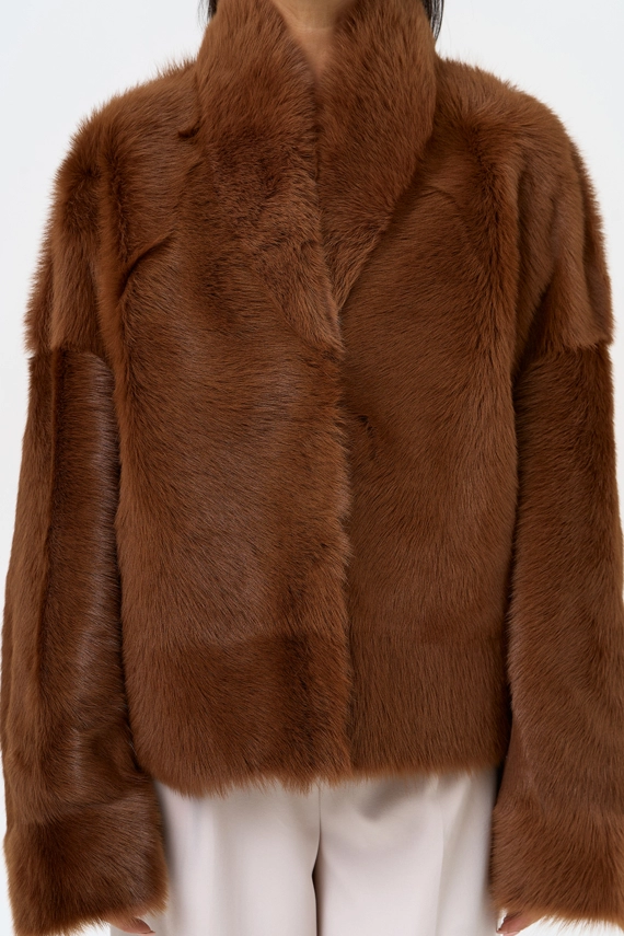Яркая натуральная дубленка