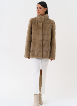 Короткая шуба из норки с воротником стойкой