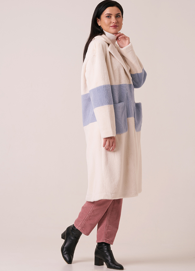 фото Эко шуба белого цвета с накладными карманами модель № 36