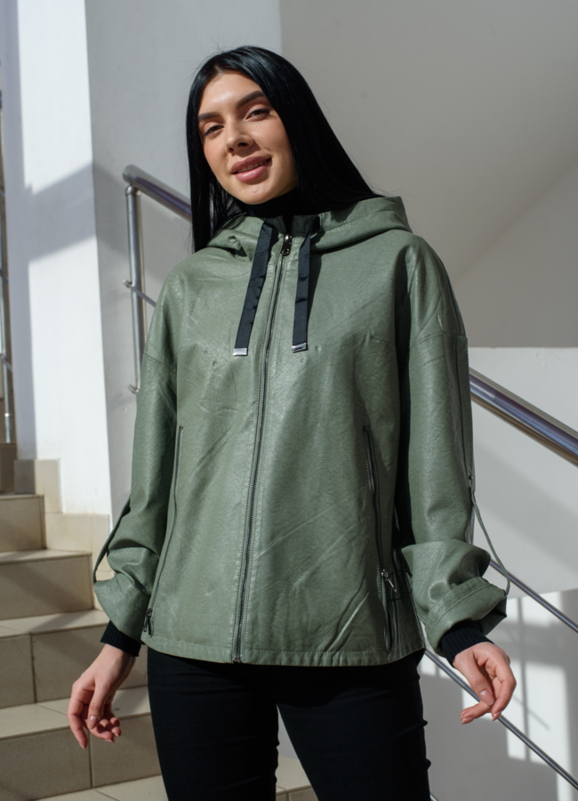 фото Куртка из эко кожи с капюшоном  модель № 22456