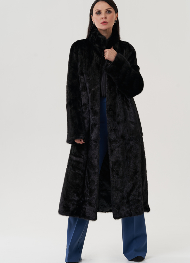Шуба из меха норки черного цвета в роспуск модель № 25475 в рассрочку