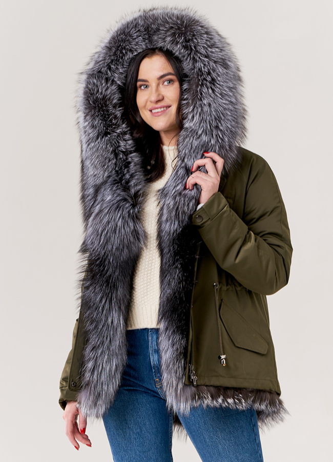 Укороченная парка в цвете хаки модель № 18952 меха малина