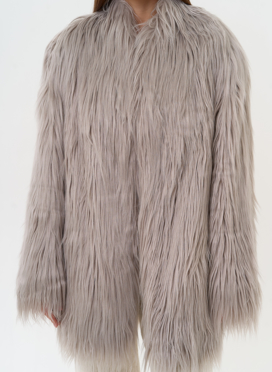 Женская шуба из эко меха с декоративным поясом Женская шуба из эко меха с декоративным поясом