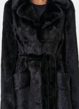 Длинная шуба из меха норки в черном цвете Длинная шуба из меха норки в черном цвете