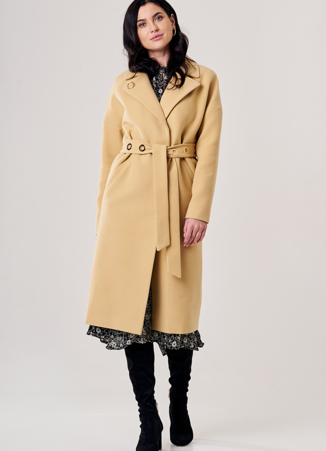 Пальто женское желтого цвета с поясом модель № 4-7038/20-021 в кредит Пальто женское желтого цвета с поясом модель № 4-7038/20-021 в кредит