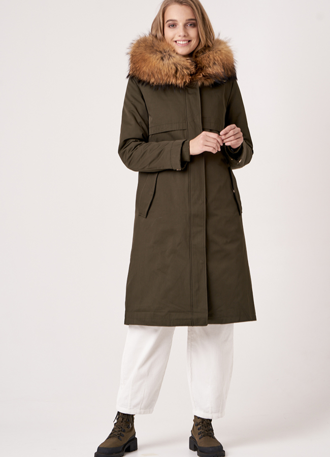 Удлиненная парка с енотом  модель № 18942 универмаг малина