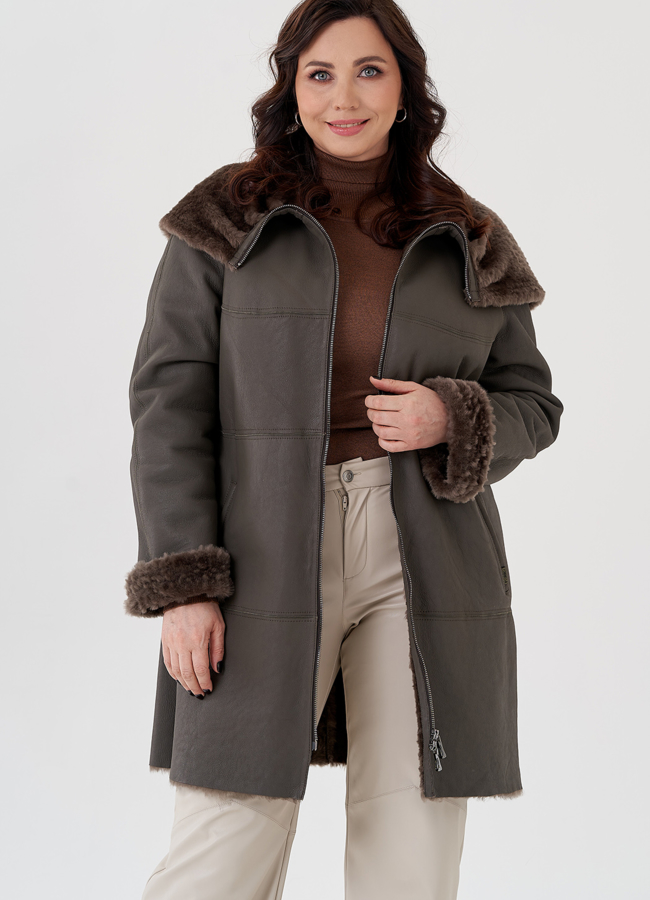 Женская дубленка  капюшоном модель № 23877 универмаг малина