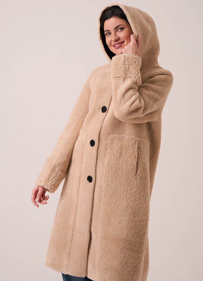 Пальто из эко меха на пуговицах с капюшоном модель № 9801 универмаг малина